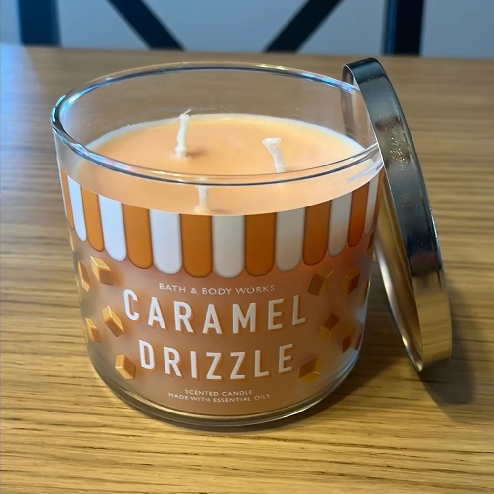 Bath & Body Works 3 Wick Candle. Caramel Drizzle. - Picture 2 of 3